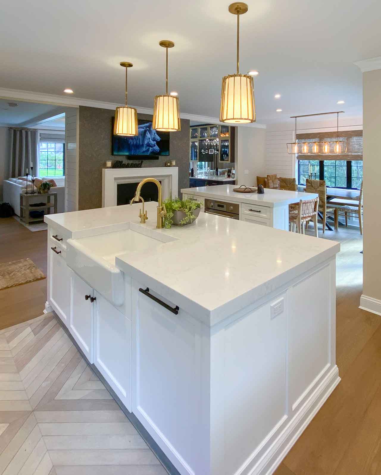 Open space kitchen islands