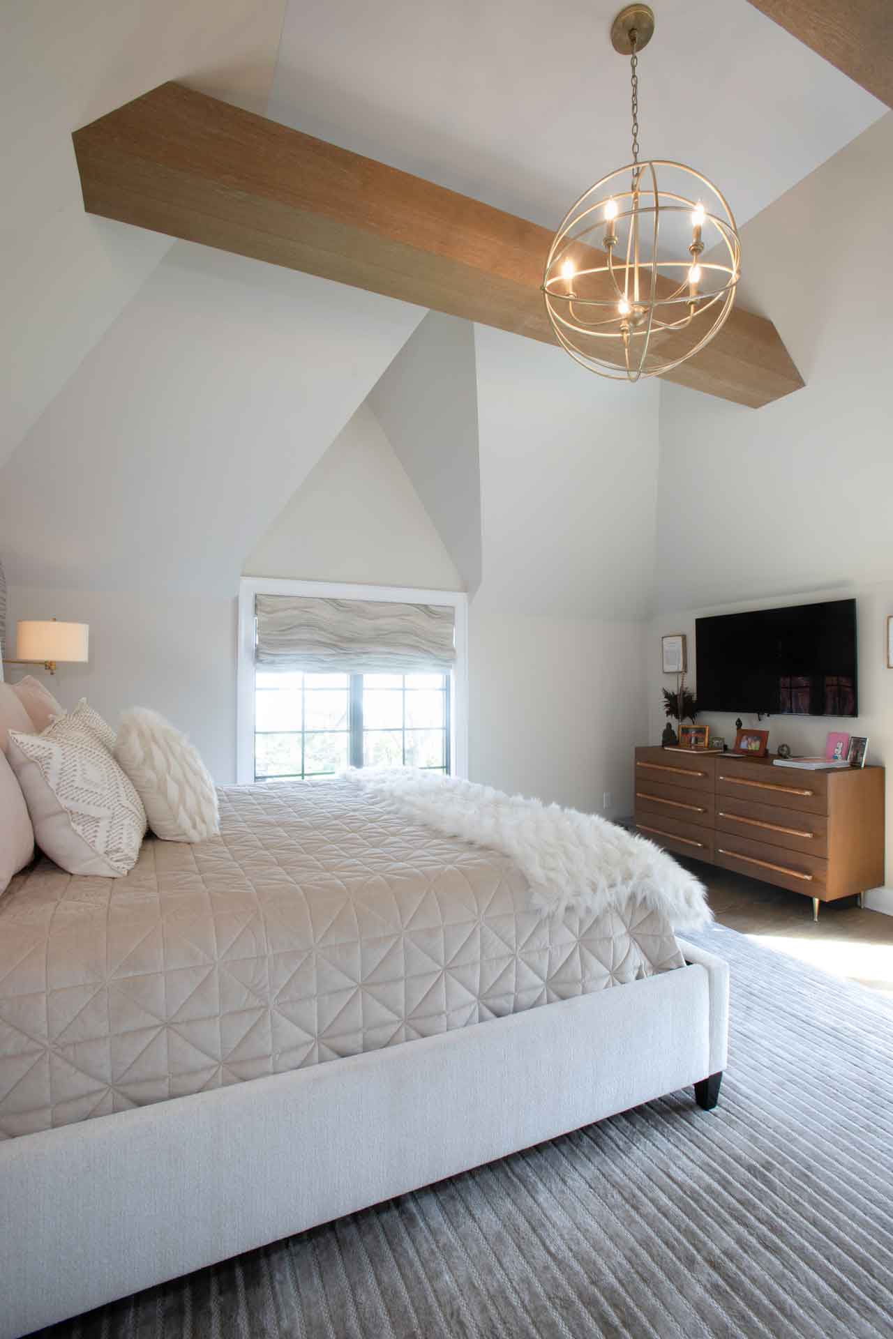 anhasset-closeup-luxurious-bedroom