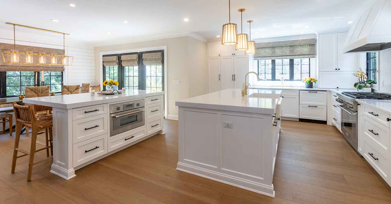Manhasset-kitchen-with-islands-double-ovens