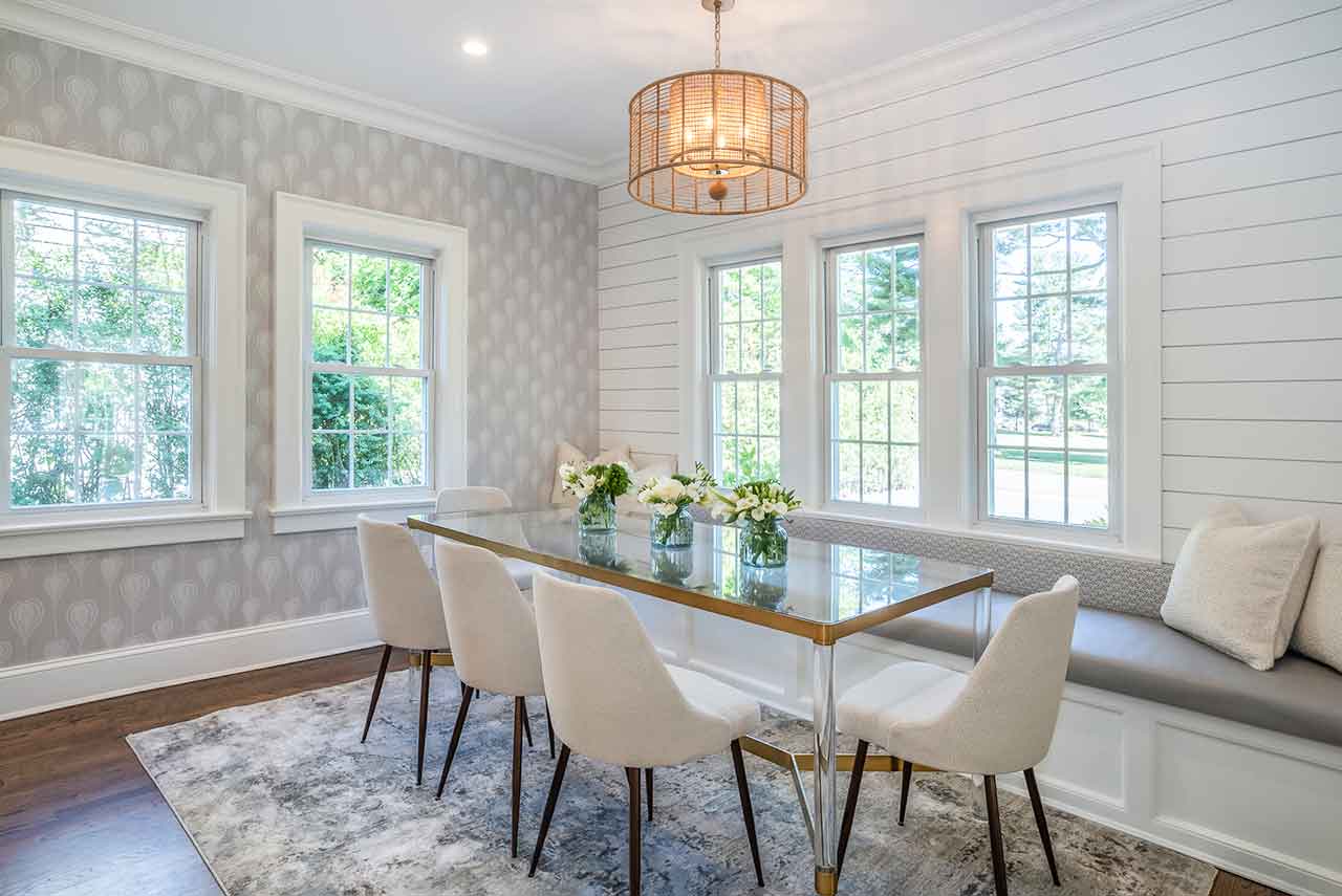 Plandome-dining-room-window-seats