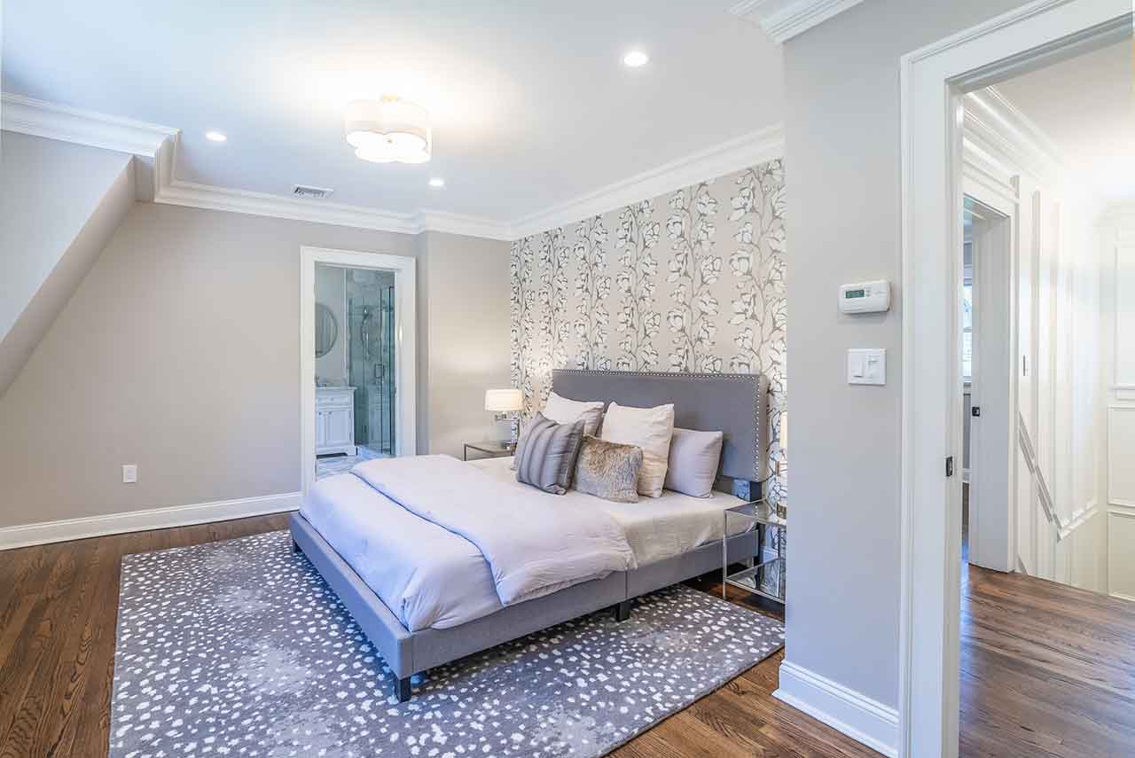 Plandome-bedroom-in-grays