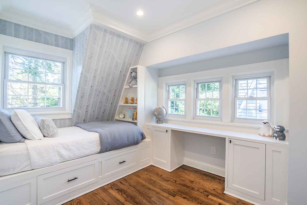 Plandome-bedroom-window-bed-desk-area