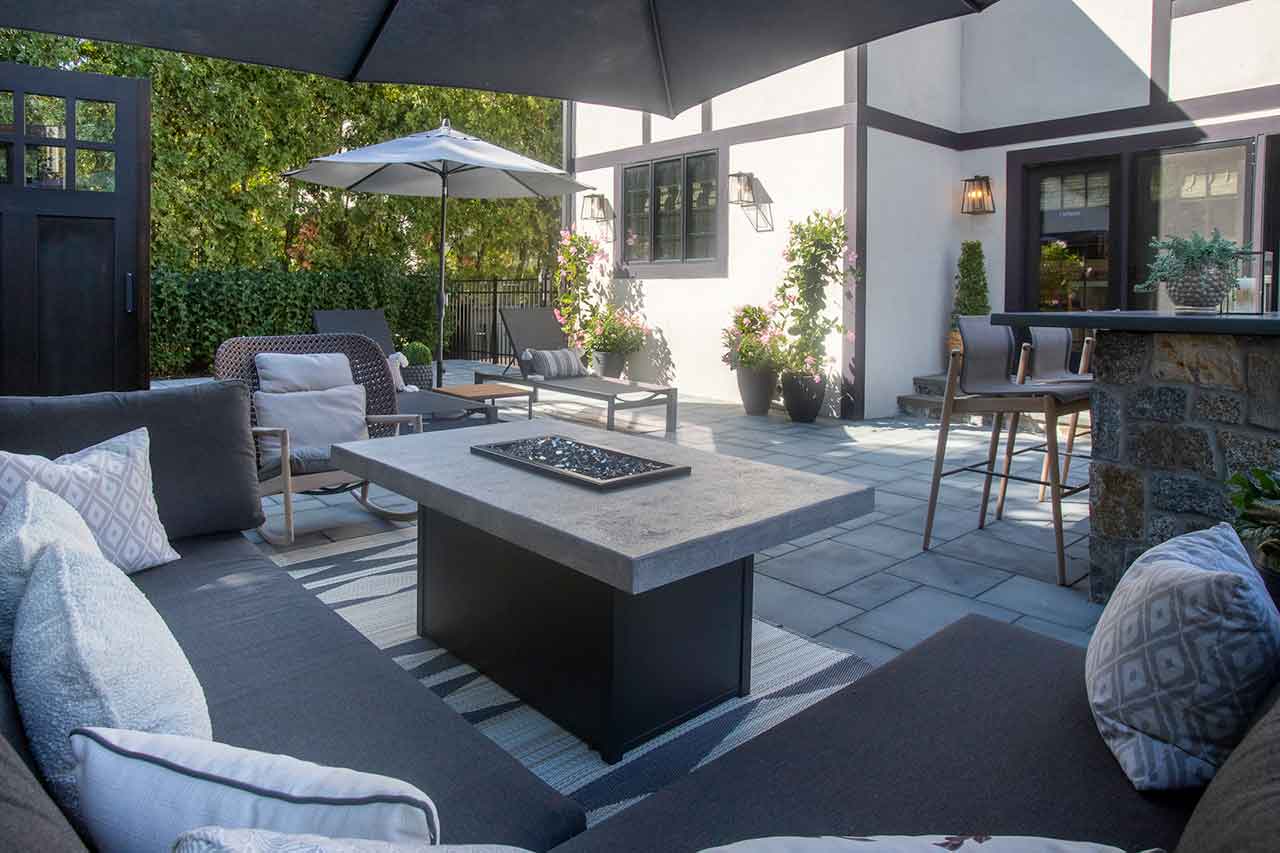 YogaStudioBackyard-lounging-area