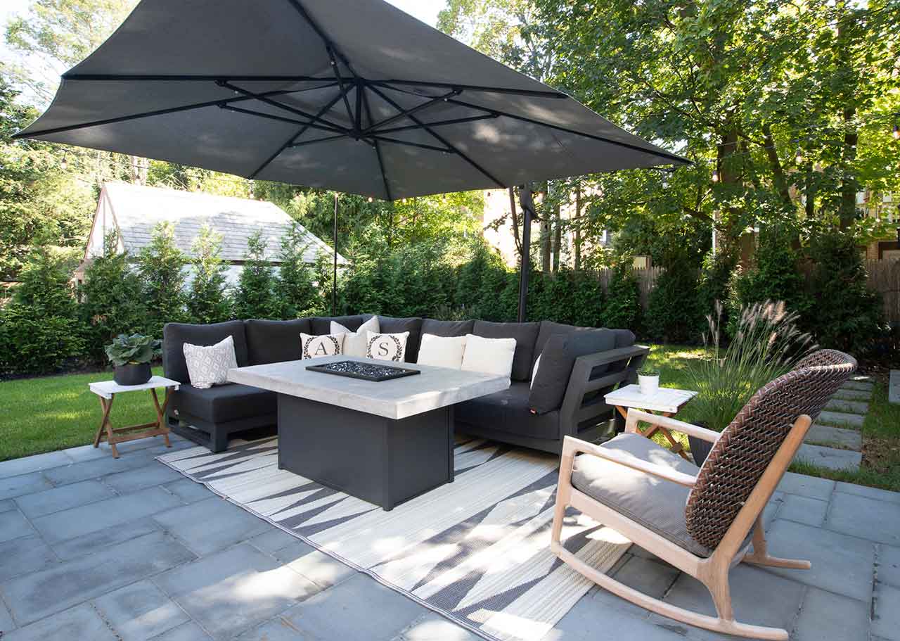 YogaStudioBackyard-sitting-area-umbrella